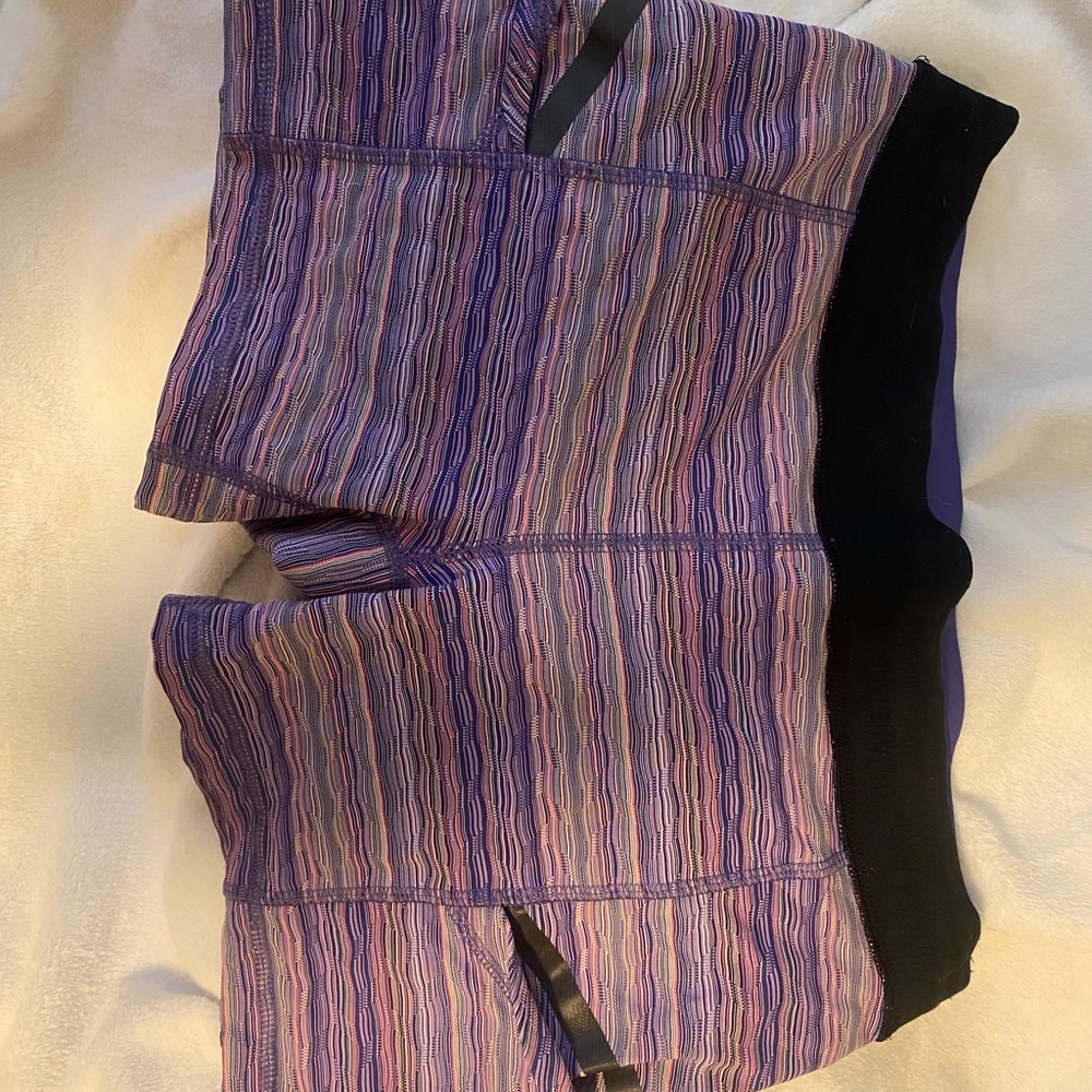 Lululemon size 4. Like new!!!! Only worn a handful of times!!